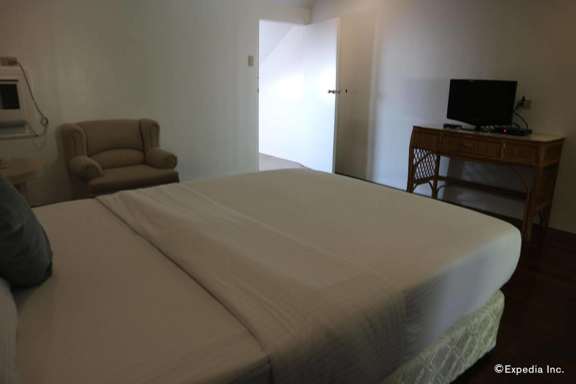 Sta. Monica Beach Club Dumaguete City Экстерьер фото